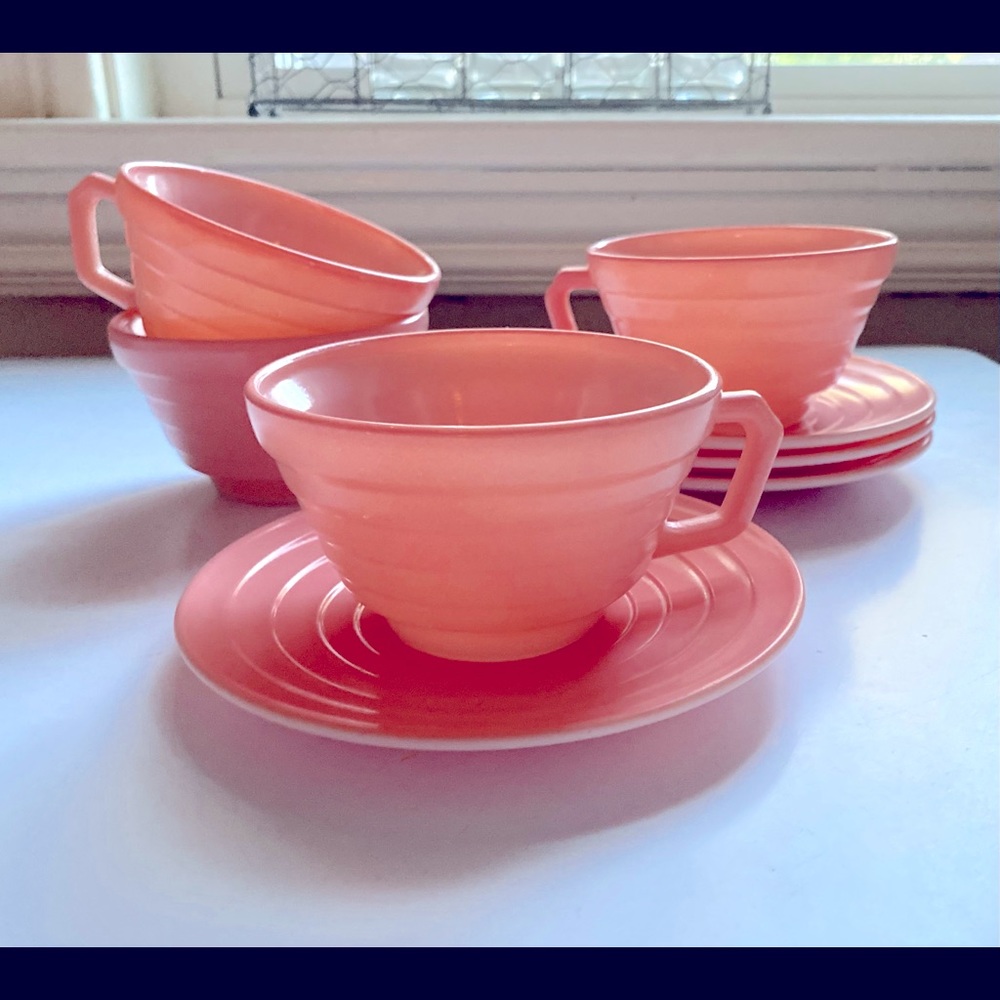 Hazel Atlas Moderntone Platonite 4 pair cup/saucer